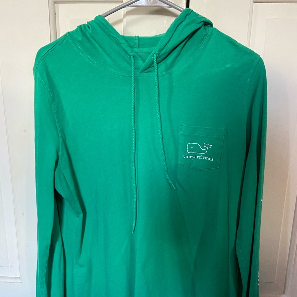 Long sleeve Vineyard Vine with hood